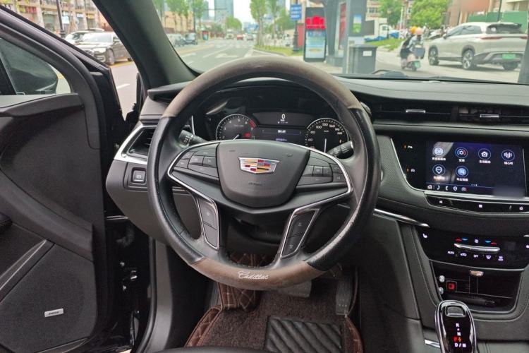 Used Cadillac XT5 2021 2.0T Two-Wheel Drive Luxury Version Steering Wheel
