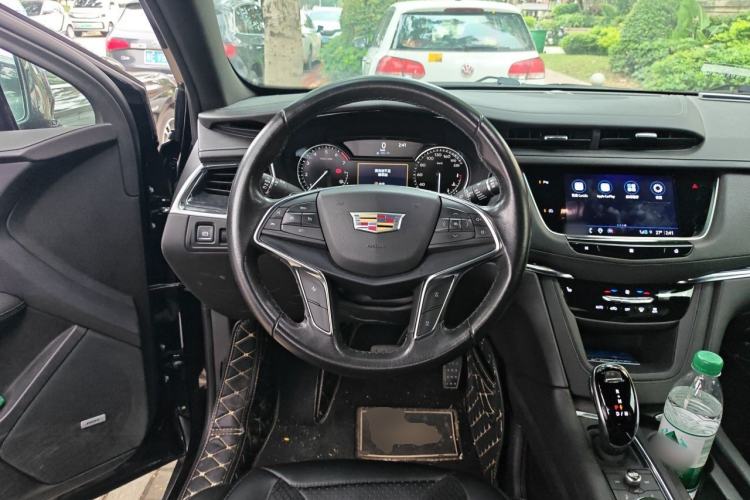 Used Cadillac XT5 2021 28T Luxury Model Steering Wheel