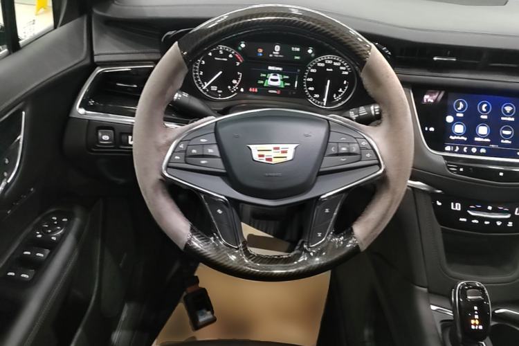 Used Cadillac XT5 2021 28T Luxury Model Steering Wheel