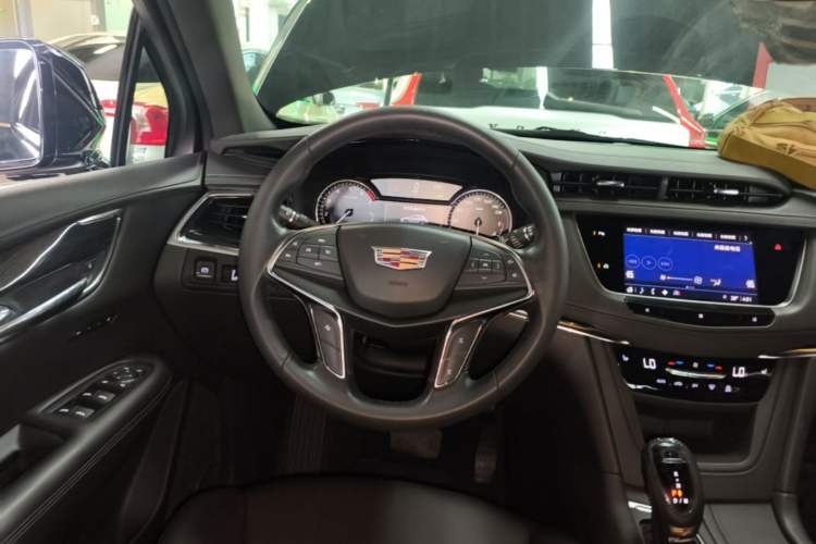 Used Cadillac XT5 2021 2.0T Four-Wheel Drive Luxury Version Steering Wheel
