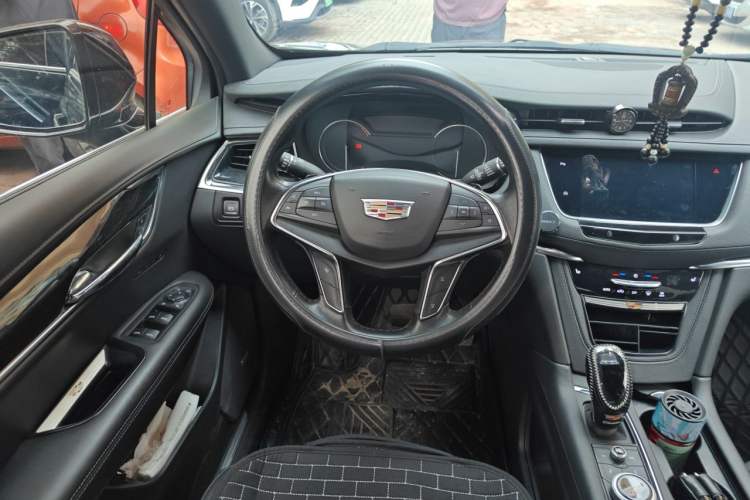Used Cadillac XT5 2021 28T Four-Wheel Drive Luxury Version Steering Wheel