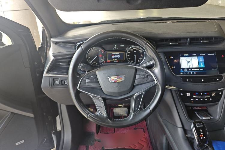 Used Cadillac XT5 2021 28T Luxury Model Steering Wheel