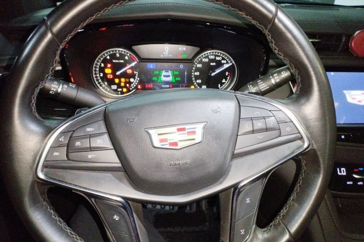Used Cadillac XT5 2021 2.0T Two-Wheel Drive Luxury Version Steering Wheel
