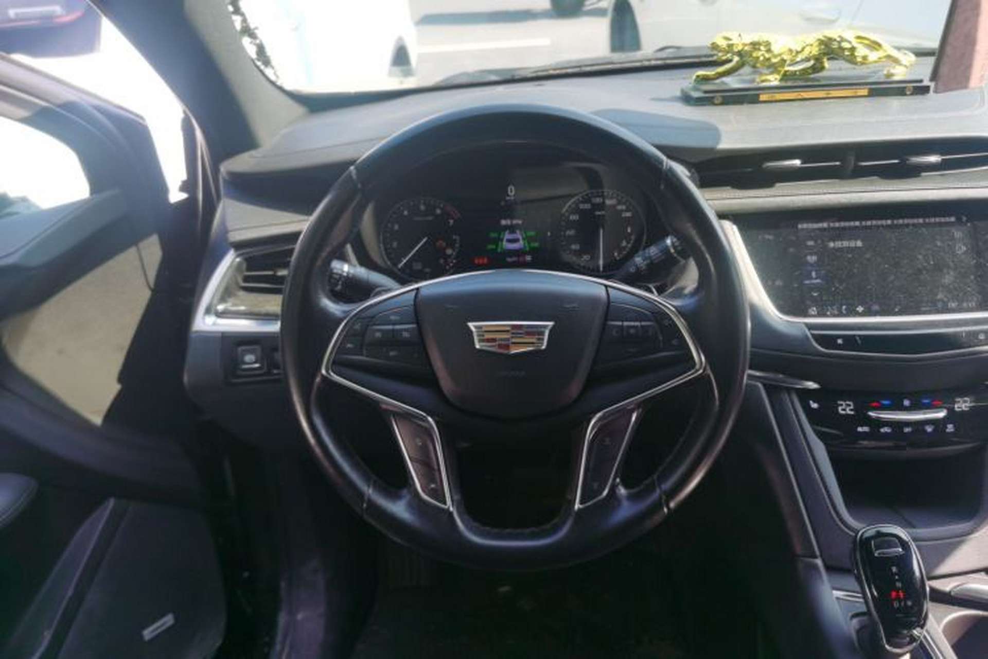 Used Cadillac XT5 2021 2.0T Four-Wheel Drive Luxury Version Steering Wheel