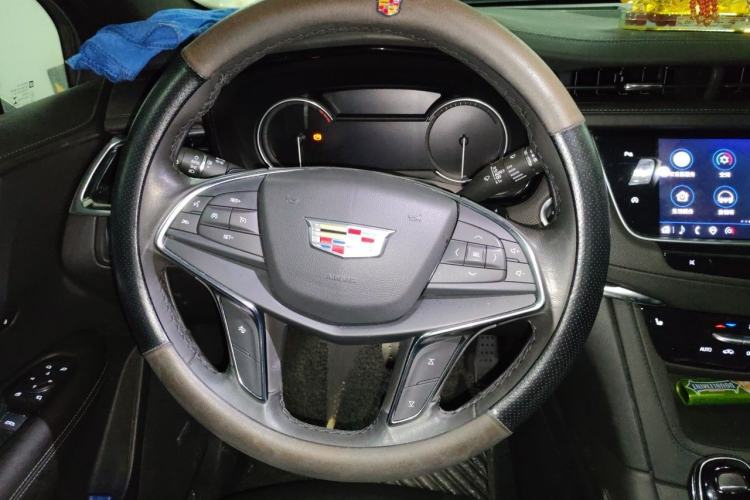 Used Cadillac XT5 2021 2.0T Four-Wheel Drive Luxury Version Steering Wheel