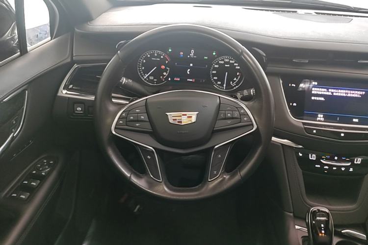 Used Cadillac XT5 2021 28T Luxury Model Steering Wheel