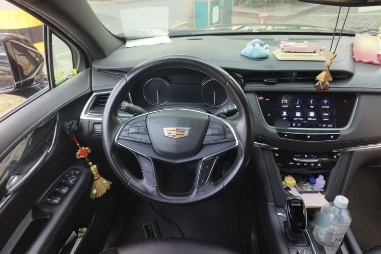 Used Cadillac XT5 2021 2.0T Four-Wheel Drive Luxury Version Steering Wheel