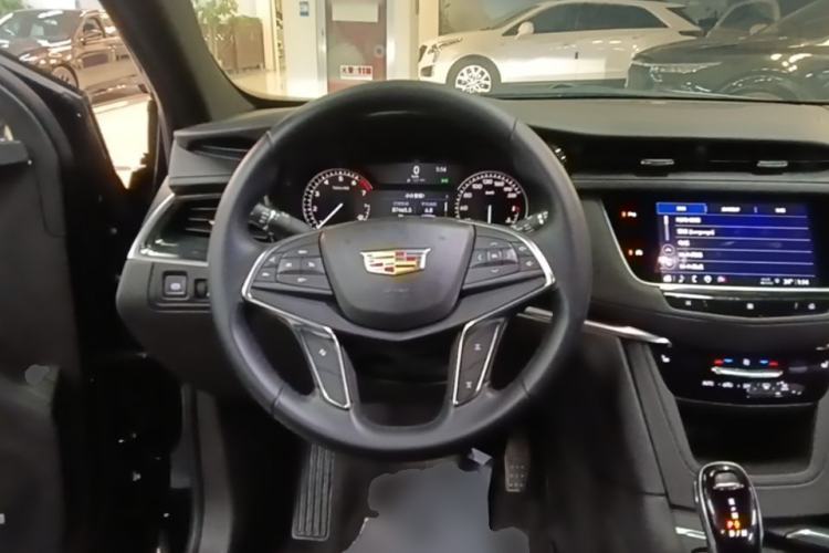 Used Cadillac XT5 2021 2.0T Four-Wheel Drive Luxury Version Steering Wheel