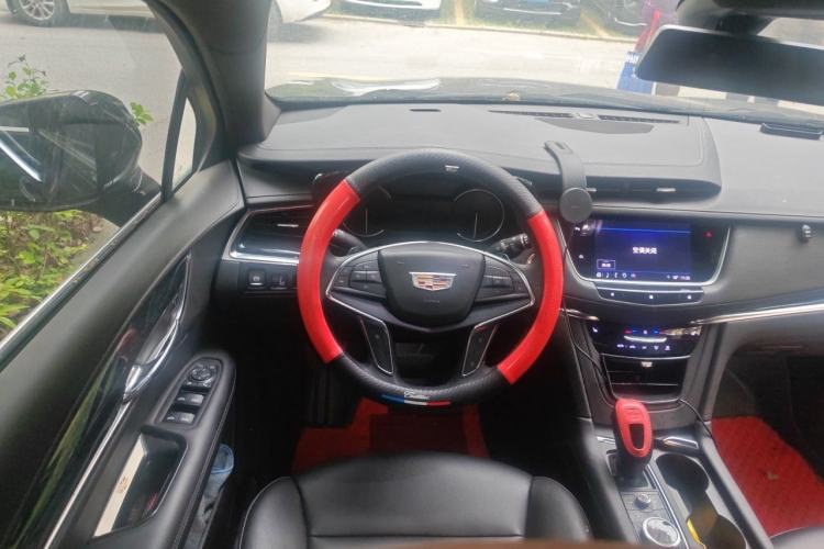 Used Cadillac XT5 2021 28T Luxury Model Steering Wheel