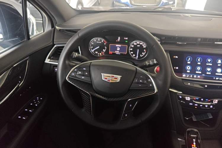 Used Cadillac XT5 2021 2.0T Two-Wheel Drive Luxury Version Steering Wheel