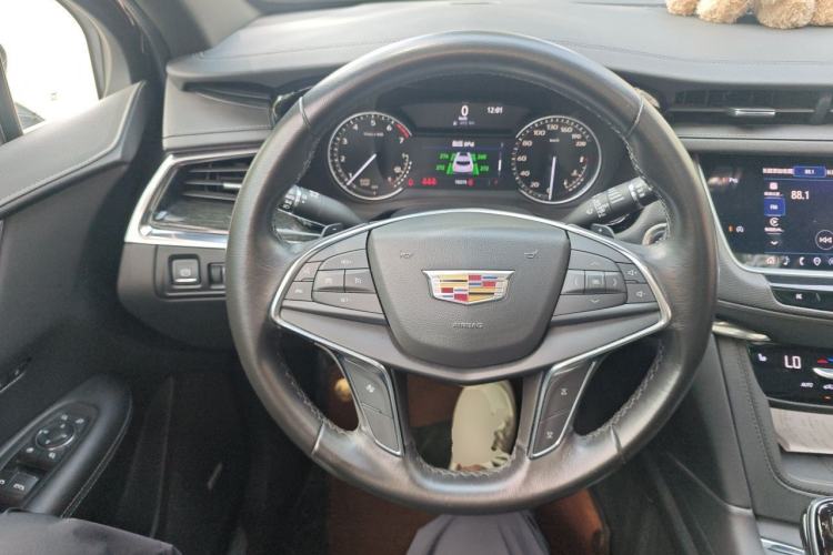 Used Cadillac XT5 2021 2.0T Two-Wheel Drive Luxury Version Steering Wheel