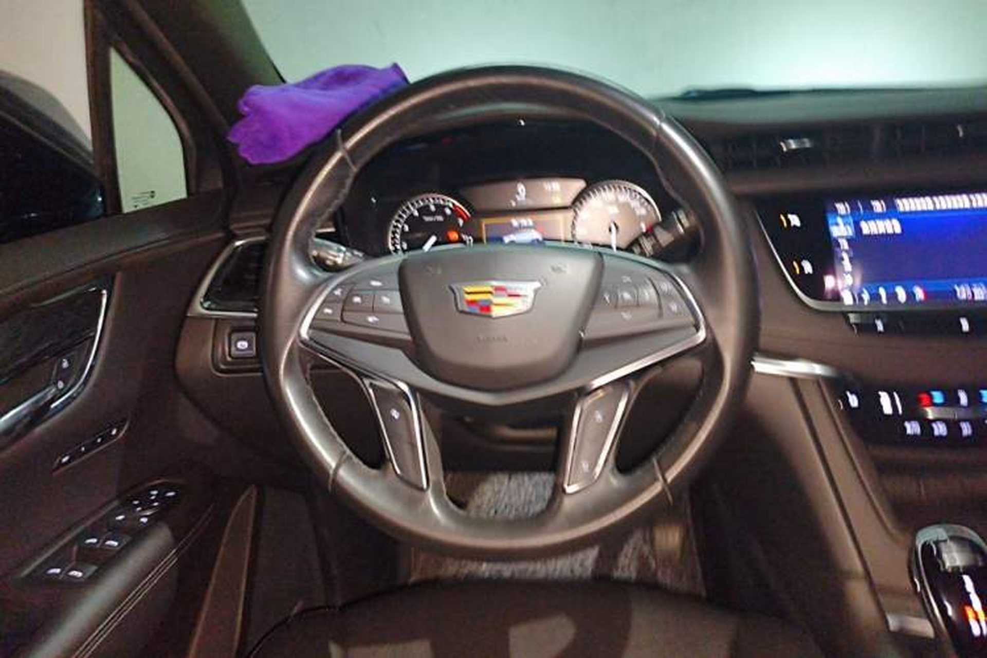 Used Cadillac XT5 2021 2.0T Four-Wheel Drive Luxury Version Steering Wheel