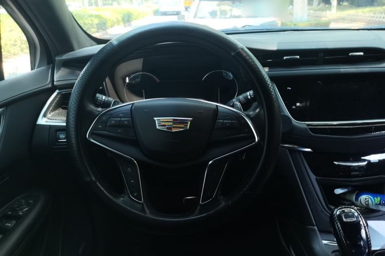 Used Cadillac XT5 2021 28T Four-Wheel Drive Leading Sport Model Steering Wheel