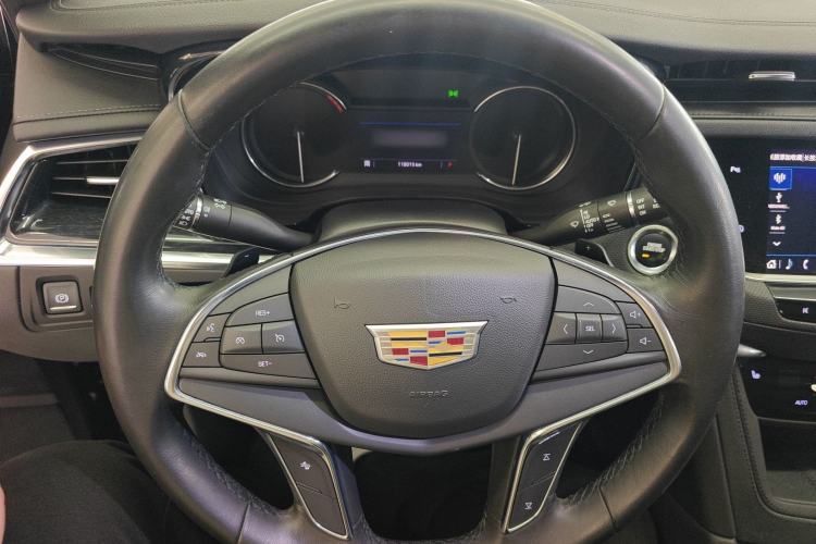 Used Cadillac XT5 2021 28T Luxury Model Steering Wheel