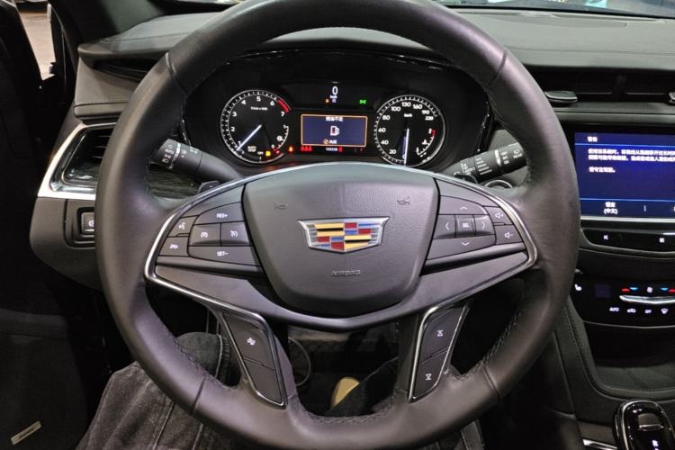 Used Cadillac XT5 2021 2.0T Two-Wheel Drive Luxury Version Steering Wheel