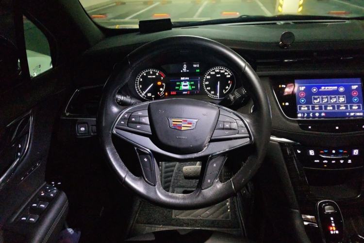 Used Cadillac XT5 2021 2.0T Two-Wheel Drive Luxury Version Steering Wheel