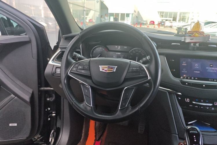 Used Cadillac XT5 2021 2.0T Two-Wheel Drive Luxury Version Steering Wheel