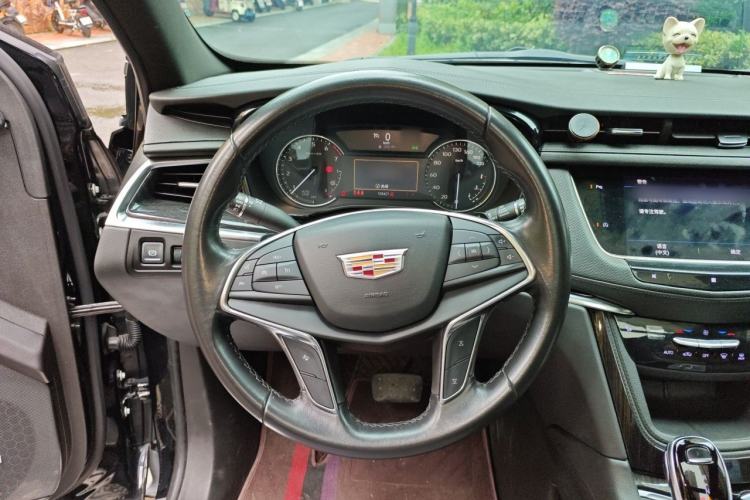 Used Cadillac XT5 2021 2.0T Two-Wheel Drive Luxury Version Steering Wheel