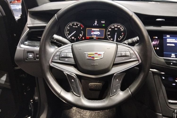 Used Cadillac XT5 2021 2.0T Two-Wheel Drive Luxury Version Steering Wheel