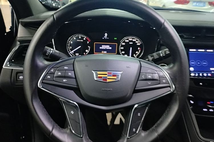 Used Cadillac XT5 2021 2.0T Two-Wheel Drive Luxury Version Steering Wheel