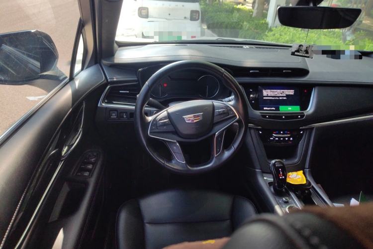 Used Cadillac XT5 2021 2.0T Two-Wheel Drive Luxury Version Steering Wheel