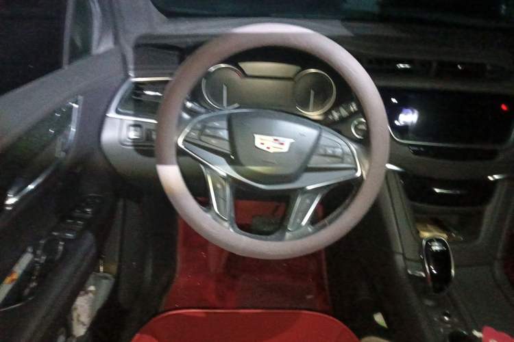 Used Cadillac XT5 2021 28T Four-Wheel Drive Luxury Version Steering Wheel