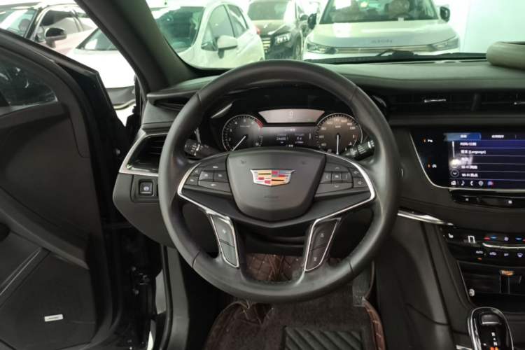 Used Cadillac XT5 2021 2.0T Two-Wheel Drive Luxury Version Steering Wheel