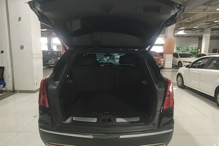 Used Cadillac XT5 2021 28T Luxury Model Trunk
