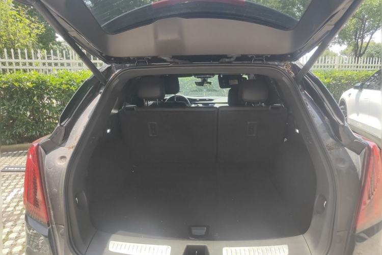 Used Cadillac XT5 2021 28T Four-Wheel Drive Luxury Version Trunk