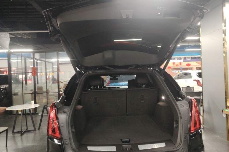 Used Cadillac XT5 2021 2.0T Two-Wheel Drive Luxury Version Trunk