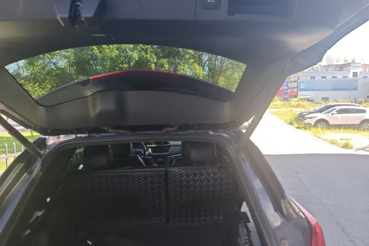 Used Cadillac XT5 2021 28T Luxury Model Trunk