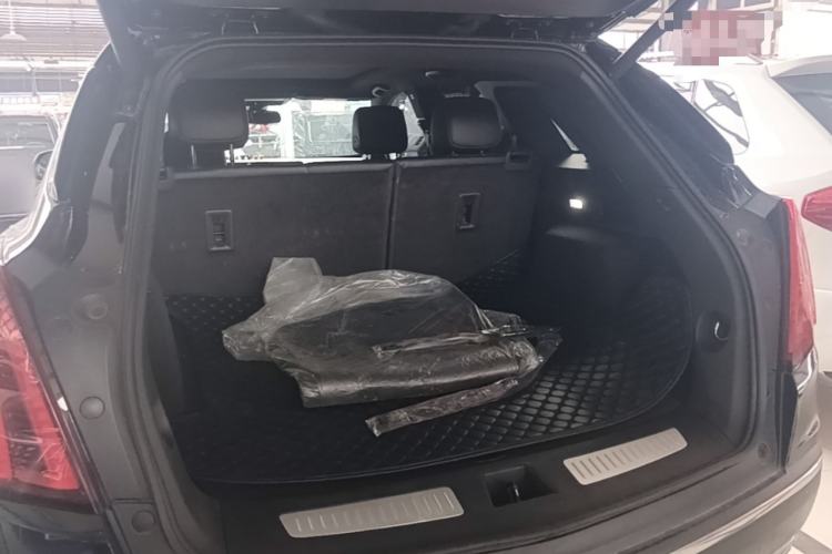 Used Cadillac XT5 2021 28T Luxury Model Trunk