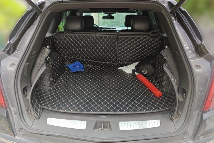 Used Cadillac XT5 2021 28T Luxury Model Trunk