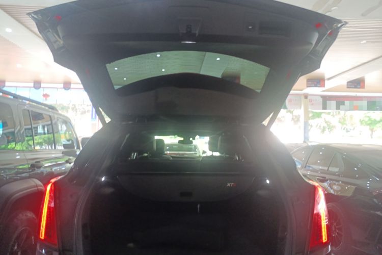 Used Cadillac XT5 2021 2.0T Two-Wheel Drive Luxury Version Trunk