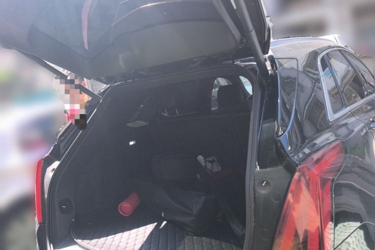 Used Cadillac XT5 2021 28T Luxury Model Trunk