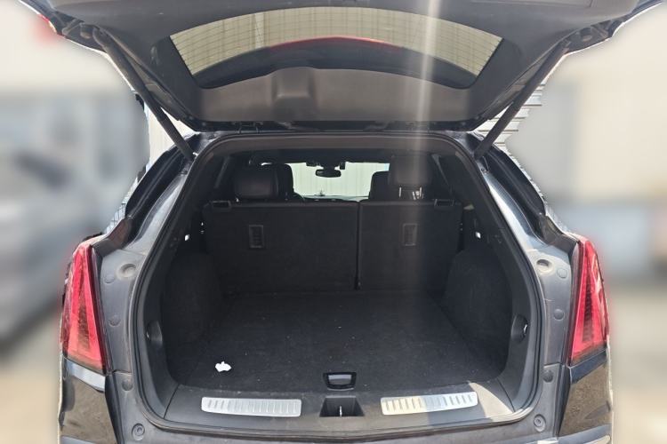 Used Cadillac XT5 2021 28T Luxury Model Trunk