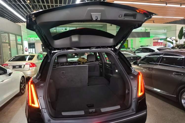 Used Cadillac XT5 2021 2.0T Four-Wheel Drive Luxury Version Trunk