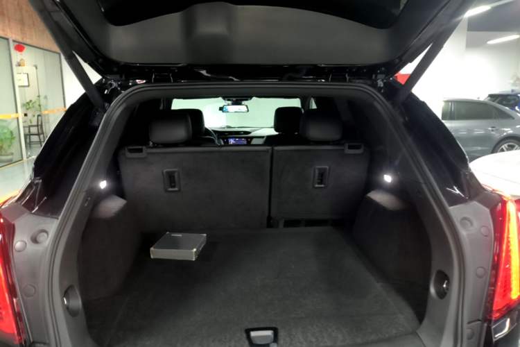 Used Cadillac XT5 2021 28T Luxury Model Trunk