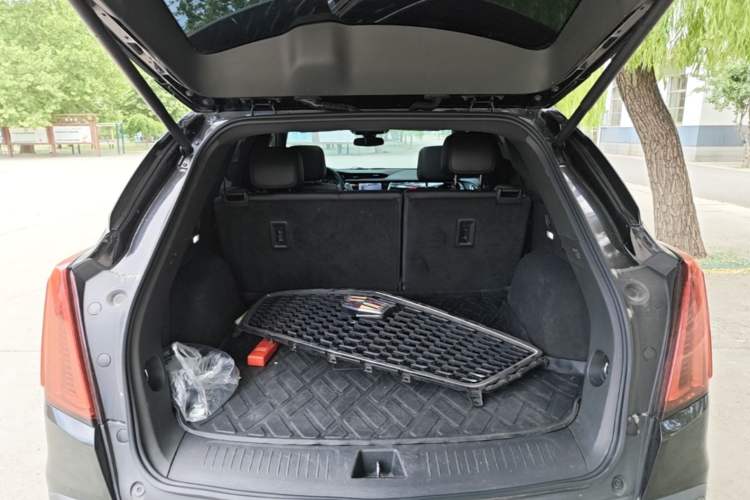Used Cadillac XT5 2021 28T Four-Wheel Drive Tech Version Trunk