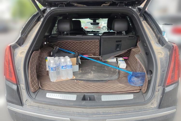 Used Cadillac XT5 2021 28T Luxury Model Trunk