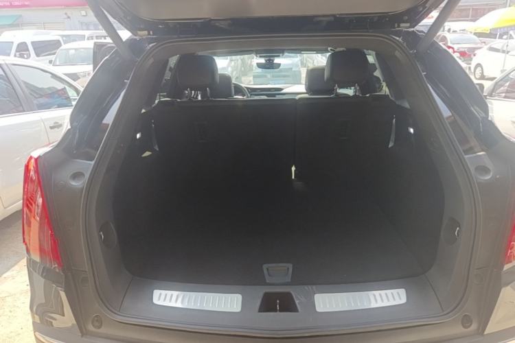 Used Cadillac XT5 2021 28T Luxury Model Trunk