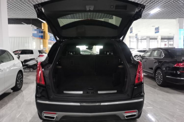 Used Cadillac XT5 2021 28T Luxury Model Trunk