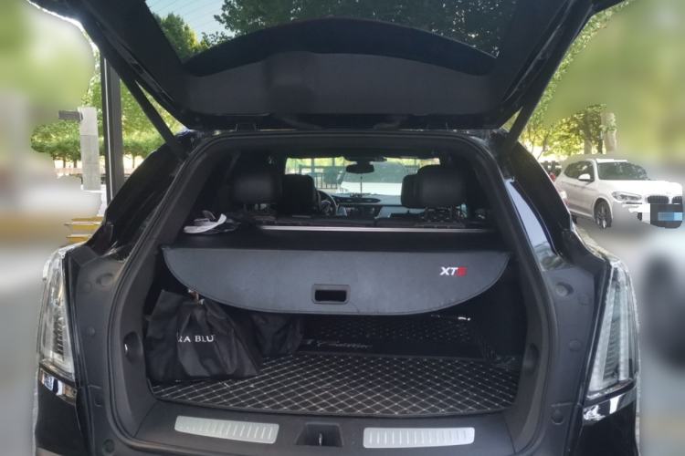 Used Cadillac XT5 2021 2.0T Four-Wheel Drive Premium Edition Trunk