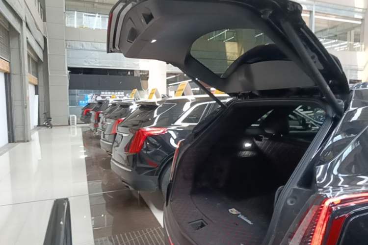 Used Cadillac XT5 2021 2.0T Four-Wheel Drive Premium Edition Trunk