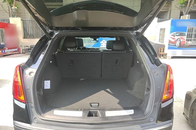 Used Cadillac XT5 2021 28T Luxury Model Trunk