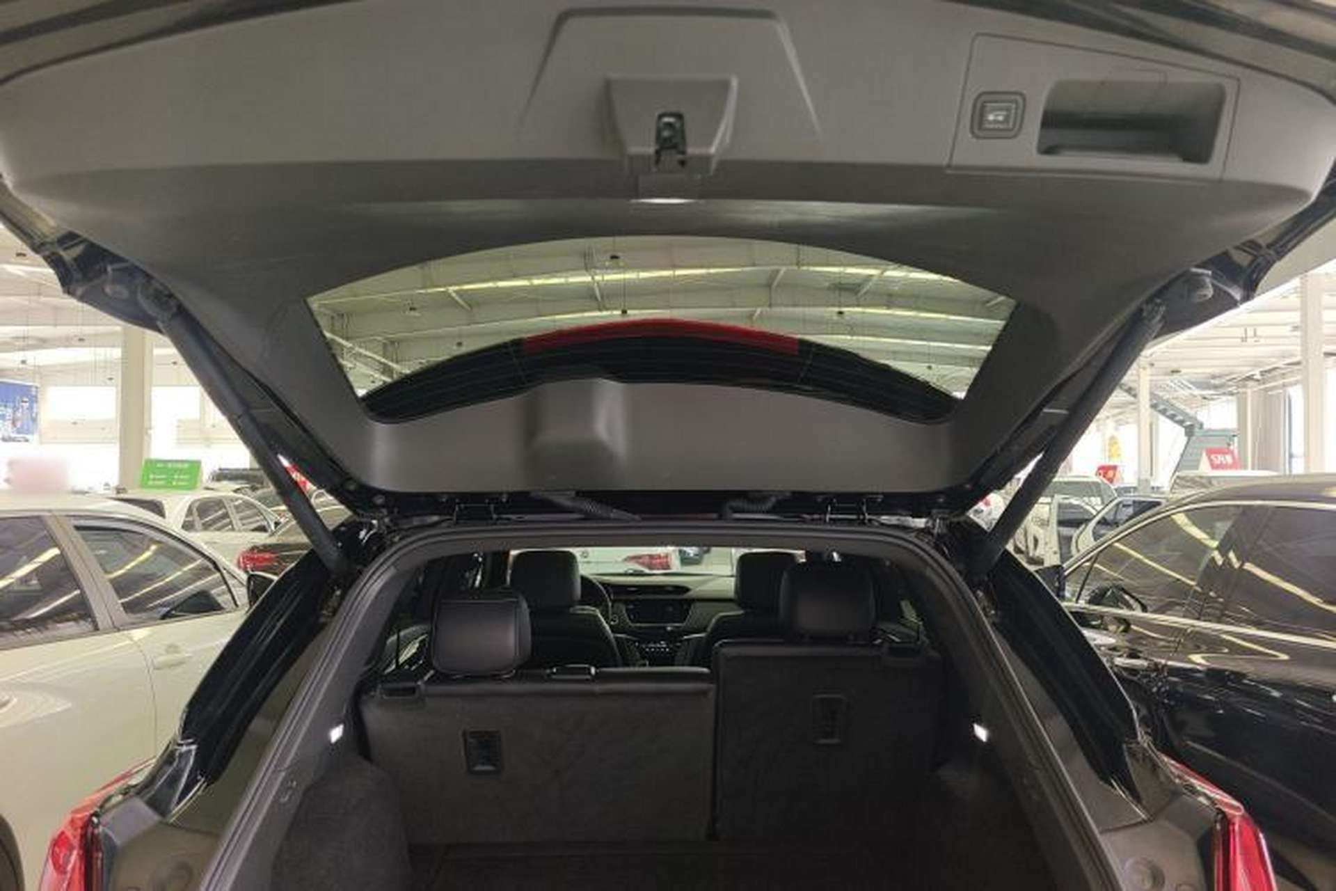 Used Cadillac XT5 2021 28T Luxury Model Trunk