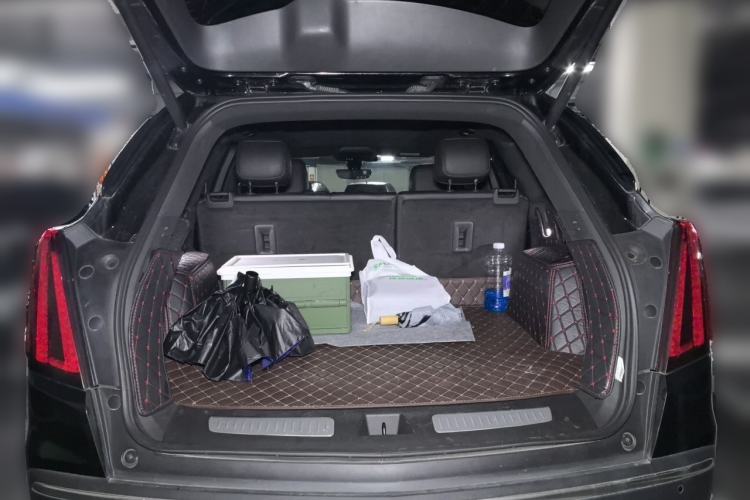 Used Cadillac XT5 2021 28T Luxury Model Trunk