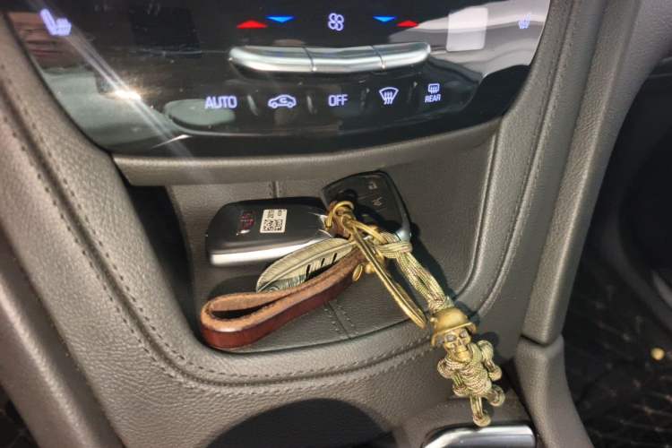 Used Cadillac XT5 2021 2.0T Two-Wheel Drive Luxury Version Vehicle Key