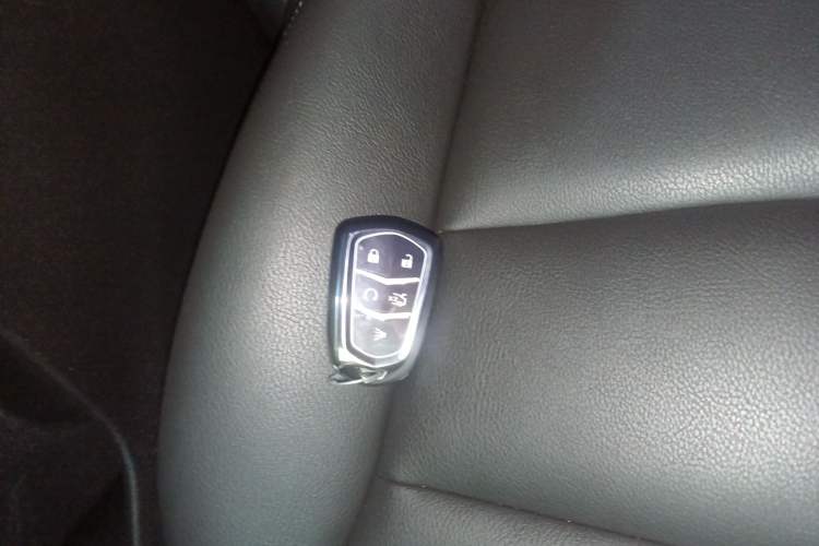 Used Cadillac XT5 2021 2.0T Two-Wheel Drive Luxury Version Vehicle Key