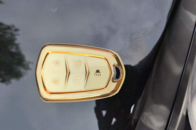Used Cadillac XT5 2021 2.0T Two-Wheel Drive Luxury Version Vehicle Key
